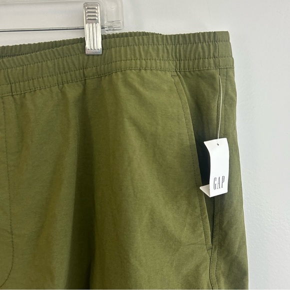 NWT Gap GapFit Khaki Green Drawstring Elastic Waist Shorts Size XXL - Picture 3 of 8